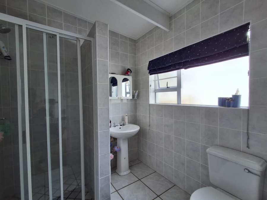 4 Bedroom Property for Sale in Stilbaai Wes Western Cape